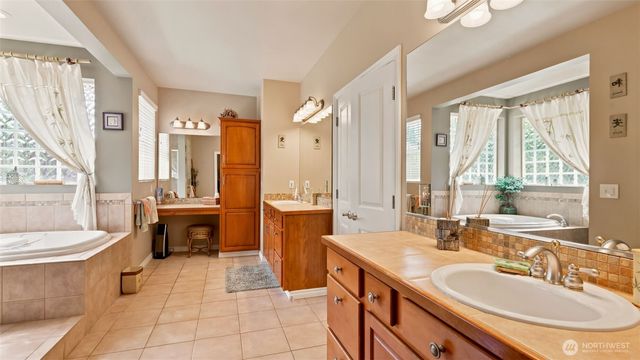 24610 SE 278th Street, Maple Valley, WA 98038