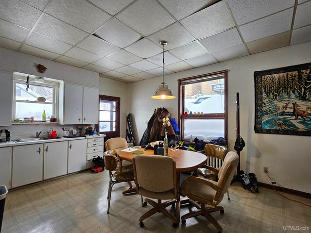 309 W Montezuma Avenue, Houghton, MI 49931