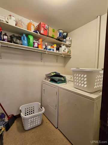 309 W Montezuma Avenue, Houghton, MI 49931