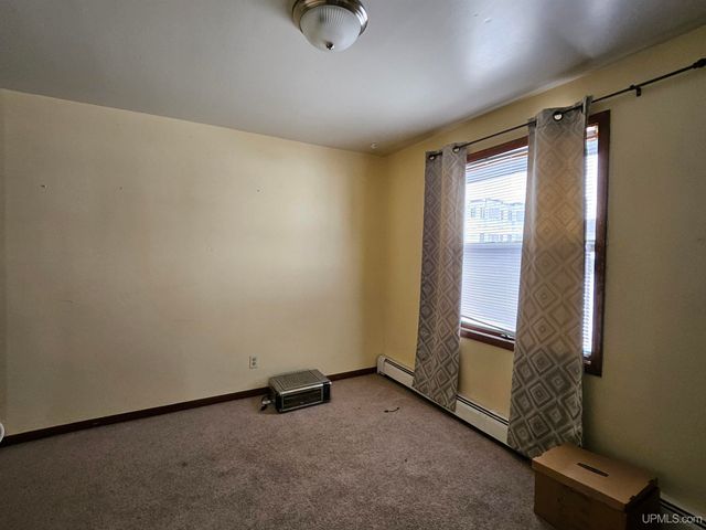 309 W Montezuma Avenue, Houghton, MI 49931