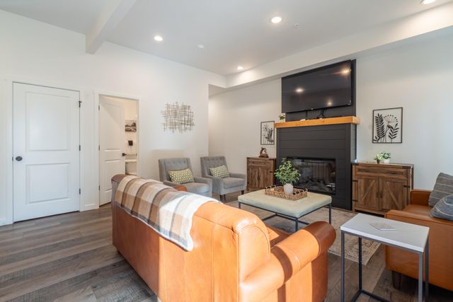 365 Majestic Drive, Branson, MO 65616