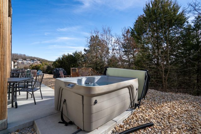 365 Majestic Drive, Branson, MO 65616