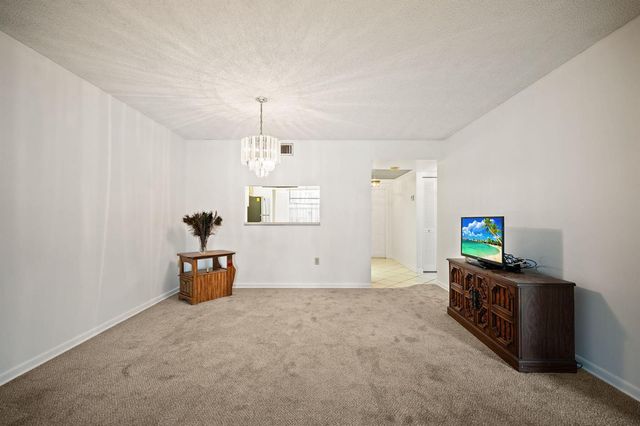 900 Colony Point Circle 121, Pembroke Pines, FL 33026