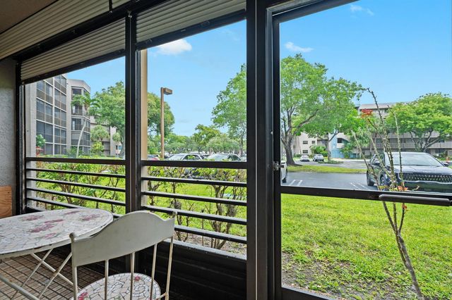 900 Colony Point Circle 121, Pembroke Pines, FL 33026