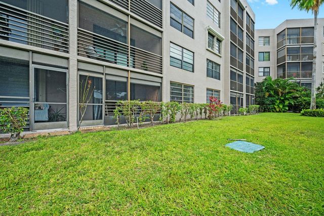 900 Colony Point Circle 121, Pembroke Pines, FL 33026