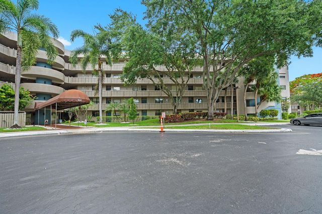 900 Colony Point Circle 121, Pembroke Pines, FL 33026