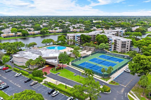 900 Colony Point Circle 121, Pembroke Pines, FL 33026