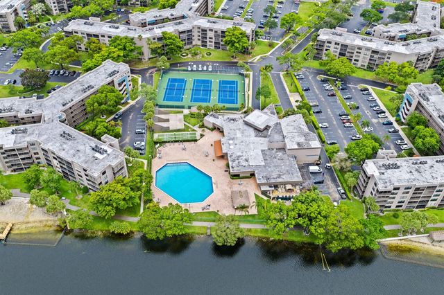 900 Colony Point Circle 121, Pembroke Pines, FL 33026