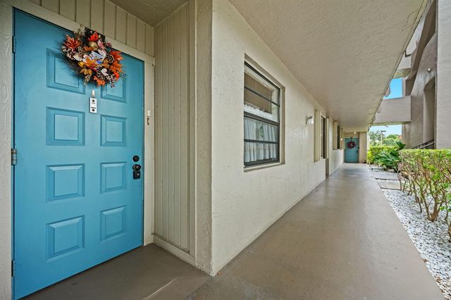 900 Colony Point Circle 121, Pembroke Pines, FL 33026