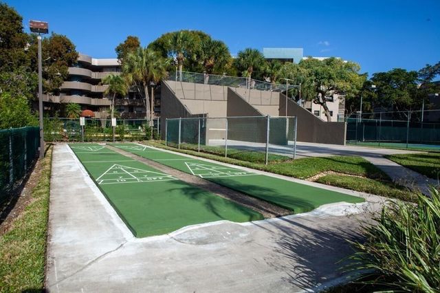 900 Colony Point Circle 121, Pembroke Pines, FL 33026