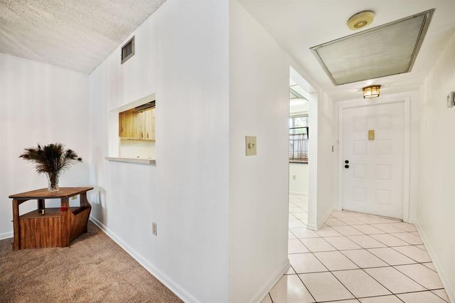 900 Colony Point Circle 121, Pembroke Pines, FL 33026