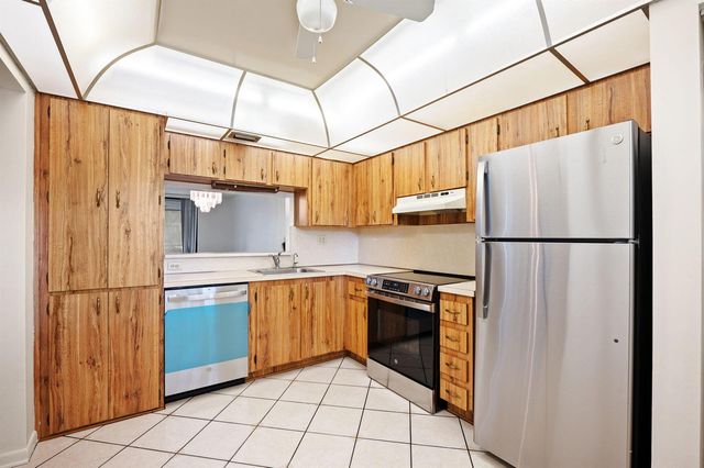 900 Colony Point Circle 121, Pembroke Pines, FL 33026