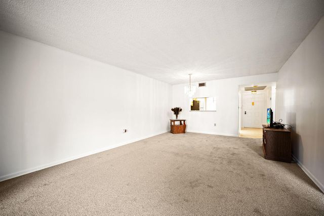 900 Colony Point Circle 121, Pembroke Pines, FL 33026