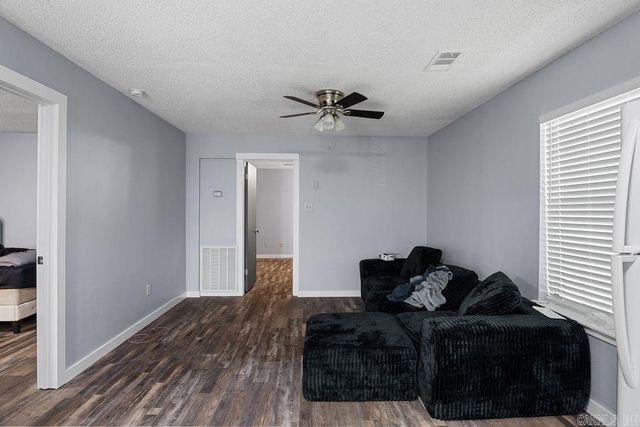 902-906 Dismukes Avenue, Lonoke, AR 72086