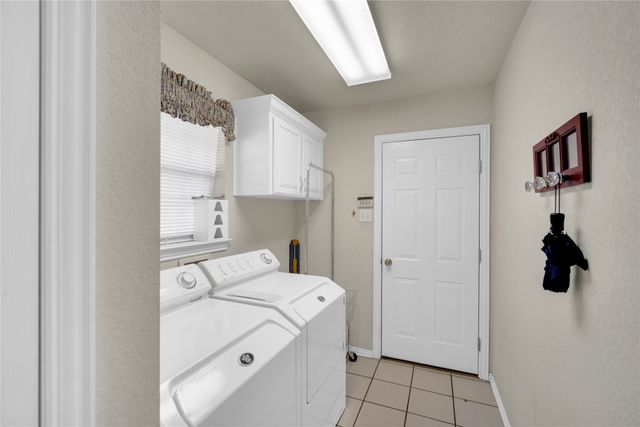 530 Queens Way, Grand Prairie, TX 75052