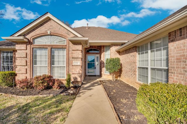530 Queens Way, Grand Prairie, TX 75052