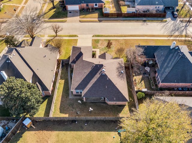 530 Queens Way, Grand Prairie, TX 75052