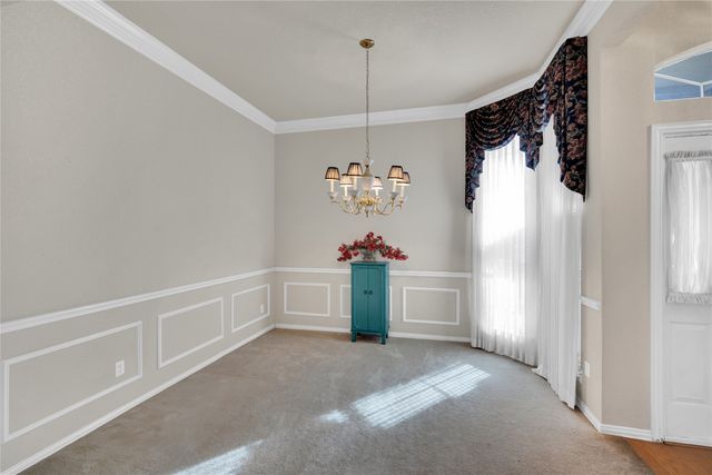 530 Queens Way, Grand Prairie, TX 75052