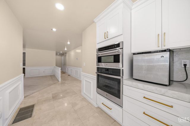 3916 Pinehurst Drive, Bakersfield, CA 93306