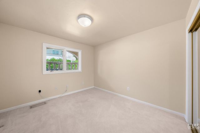 3916 Pinehurst Drive, Bakersfield, CA 93306