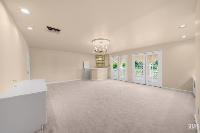3916 Pinehurst Drive, Bakersfield, CA 93306
