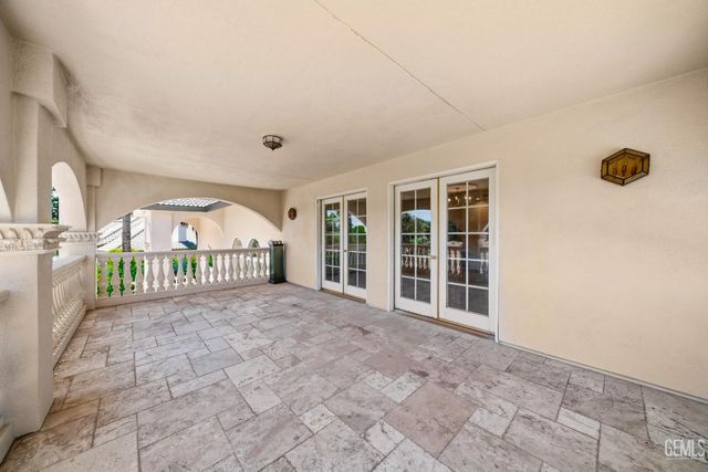 3916 Pinehurst Drive, Bakersfield, CA 93306