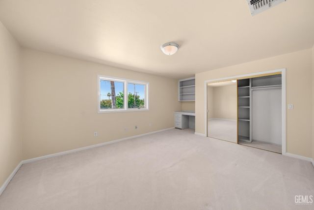3916 Pinehurst Drive, Bakersfield, CA 93306