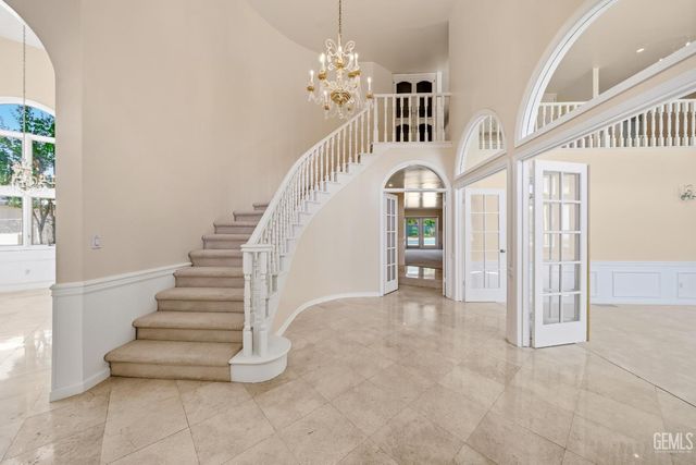 3916 Pinehurst Drive, Bakersfield, CA 93306