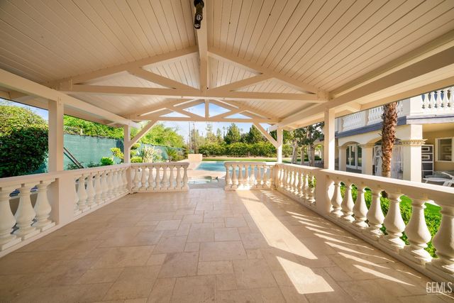 3916 Pinehurst Drive, Bakersfield, CA 93306