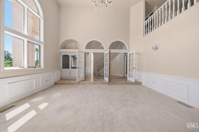 3916 Pinehurst Drive, Bakersfield, CA 93306
