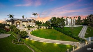 3916 Pinehurst Drive, Bakersfield, CA 93306