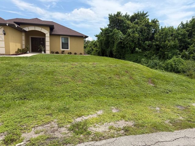 3015 12TH STREET SW, Lehigh Acres, FL 33976