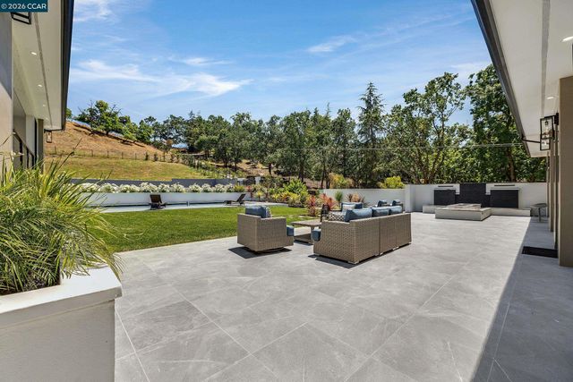 853 El Pintado Rd, Danville, CA 94526