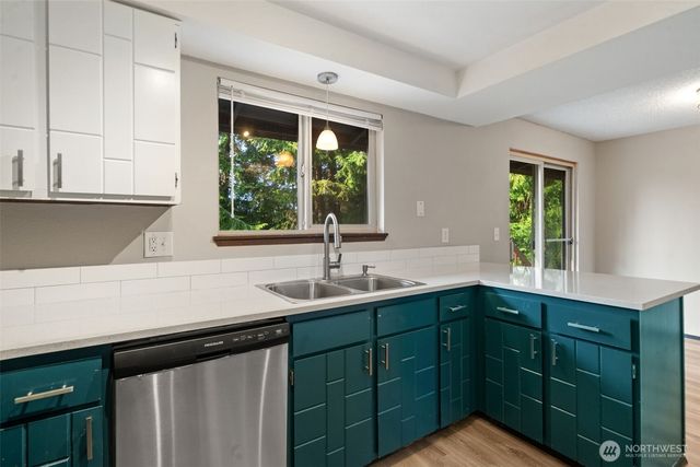 8785 SE Sedgwick Road, Port Orchard, WA 98366