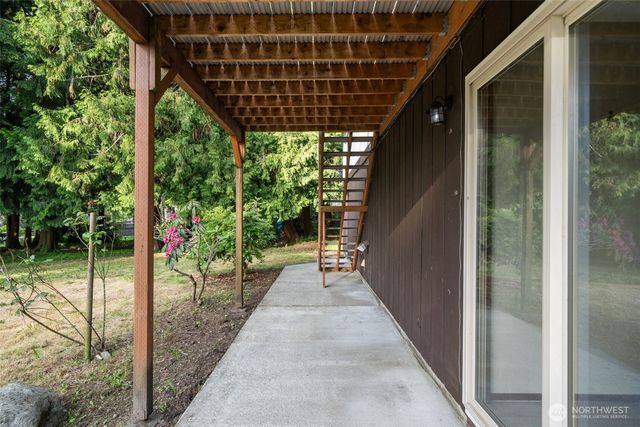 8785 SE Sedgwick Road, Port Orchard, WA 98366