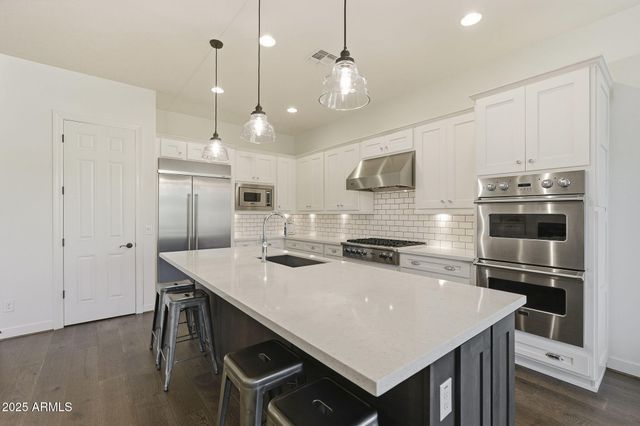 2480 E HAYMORE Street, Gilbert, AZ 85298