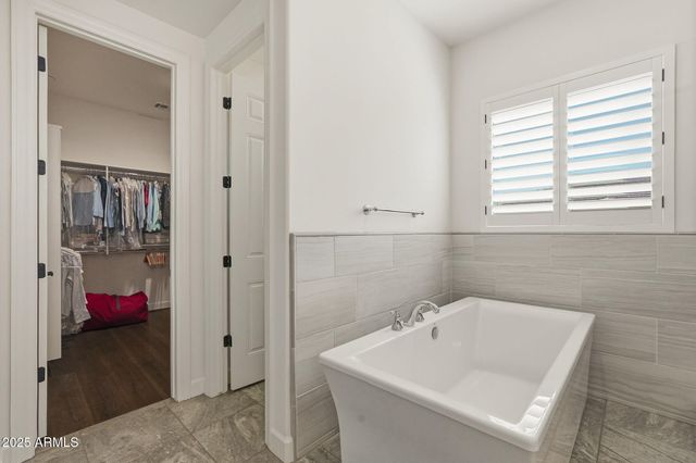 2480 E HAYMORE Street, Gilbert, AZ 85298