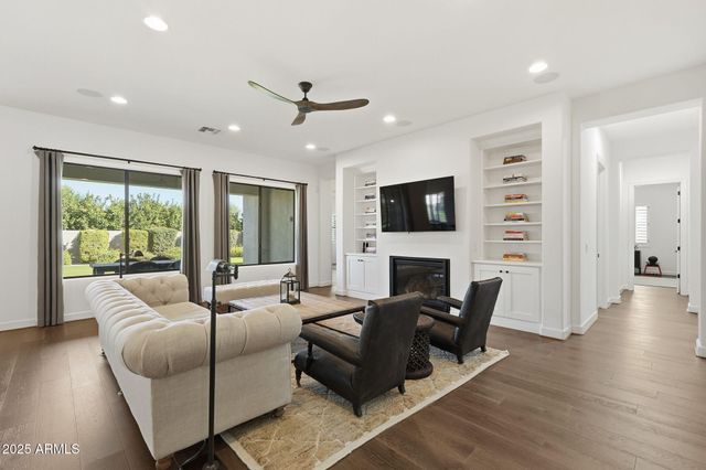 2480 E HAYMORE Street, Gilbert, AZ 85298