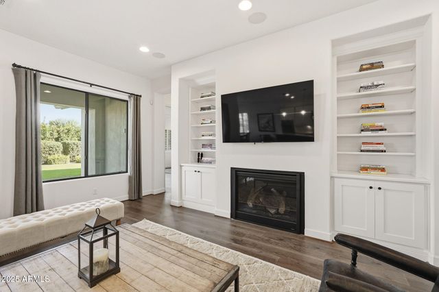 2480 E HAYMORE Street, Gilbert, AZ 85298