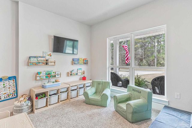 7612 Dewey Jernigan Rd, Pace, FL 32571