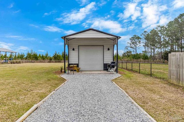 7612 Dewey Jernigan Rd, Pace, FL 32571