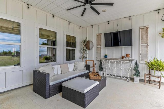 7612 Dewey Jernigan Rd, Pace, FL 32571