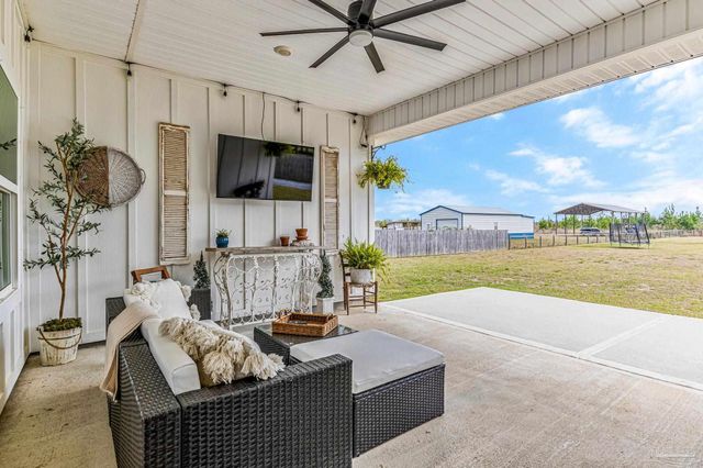 7612 Dewey Jernigan Rd, Pace, FL 32571