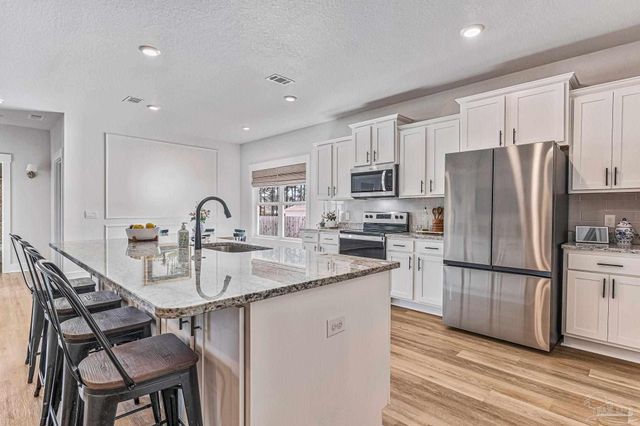 7612 Dewey Jernigan Rd, Pace, FL 32571