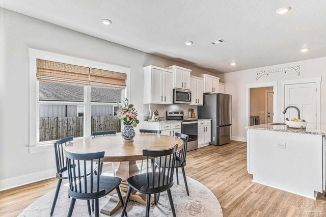 7612 Dewey Jernigan Rd, Pace, FL 32571