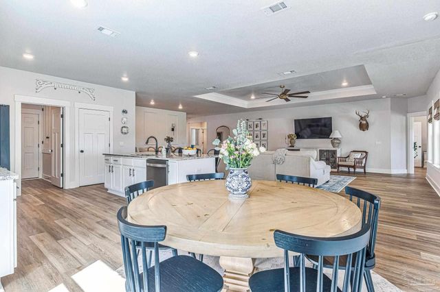 7612 Dewey Jernigan Rd, Pace, FL 32571