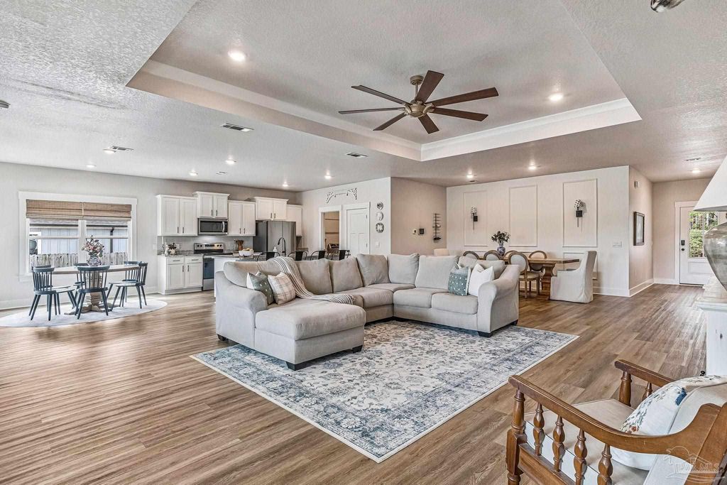 7612 Dewey Jernigan Rd, Pace, FL 32571