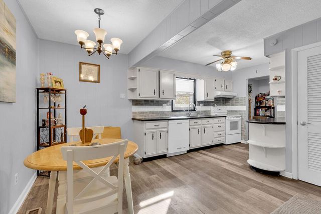 4370 Maplegrove Drive, Grove City, OH 43123