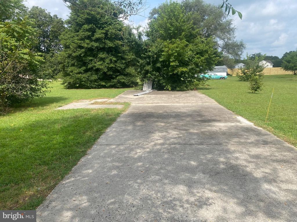 10997 TRUSSUM POND RD, Laurel, DE 19956