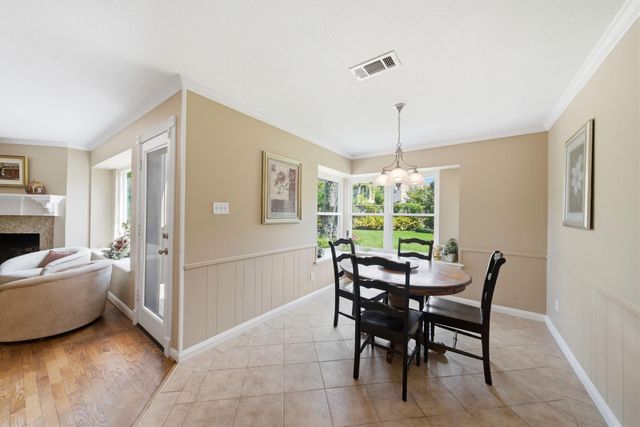 8307 Creekstone Circle, Houston, TX 77055